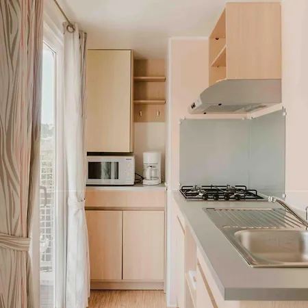 Val Fleuri Atc * קאן סור מר